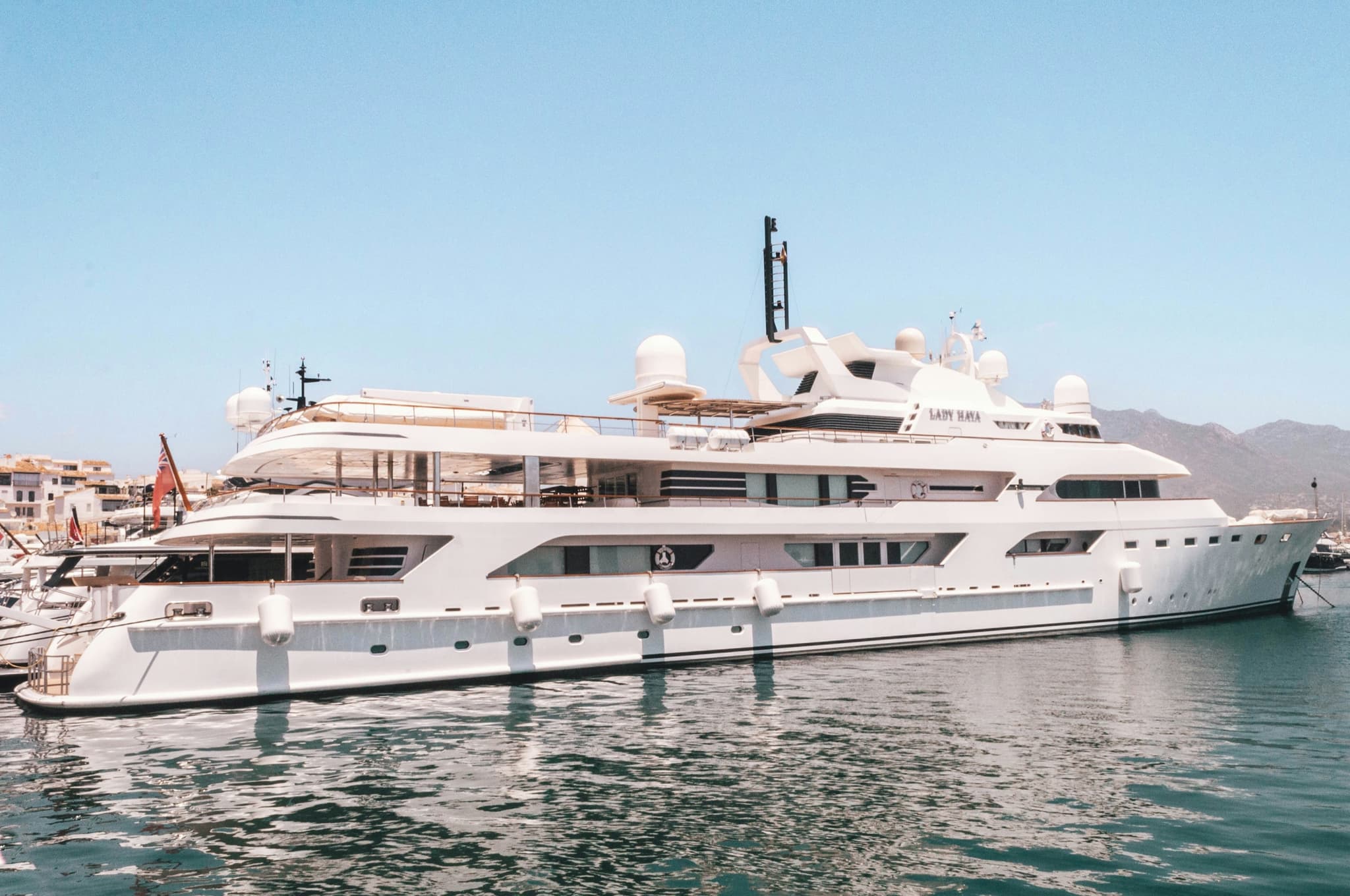 Luxury Yacht Handling